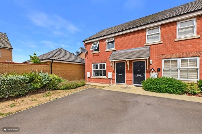 3 Bedroom Semi-Detached House For Sale In Humbrills Close, Warboys, Huntingdon, Cambridgeshire, PE28