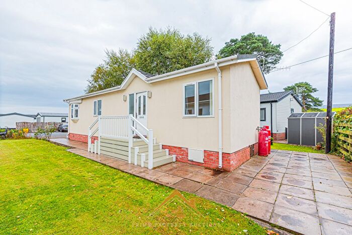 2 Bedroom Detached Bungalow For Sale In Mossband Residential Park, Dumfries, DG2