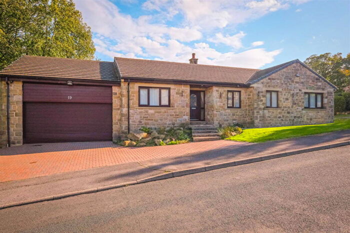 4 Bedroom Detached Bungalow For Sale In Inglewood Avenue, Huddersfield, HD2