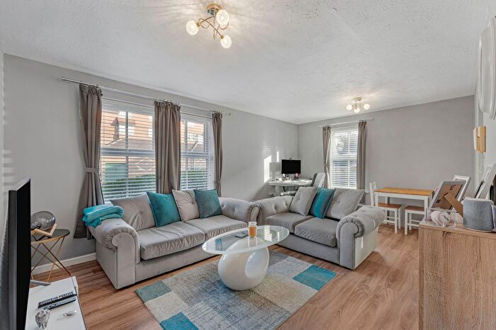 2 Bedroom Flat For Sale In Osbourne Road, Dartford, DA2