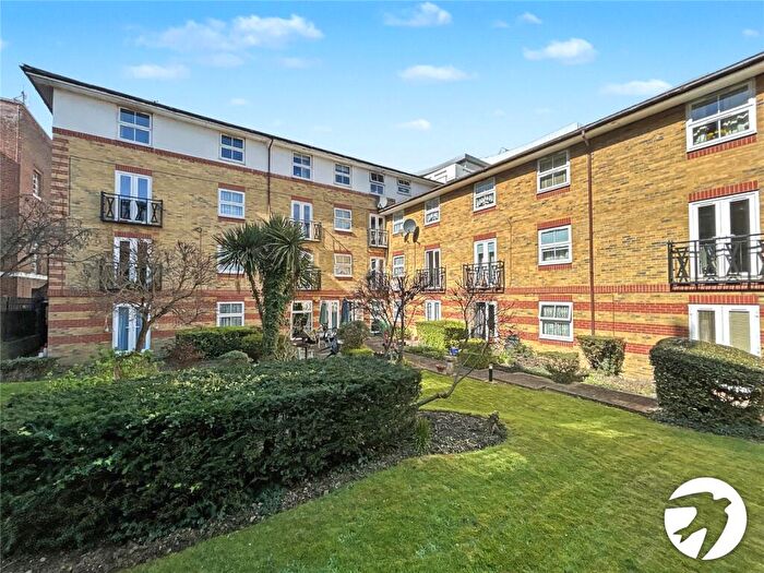 1 Bedroom Flat For Sale In Station Road, Sidcup, DA15