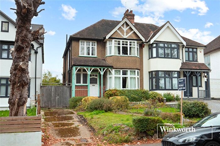 3 Bedroom Semi-Detached House For Sale In Moss Hall Grove, North Finchley, London, N12