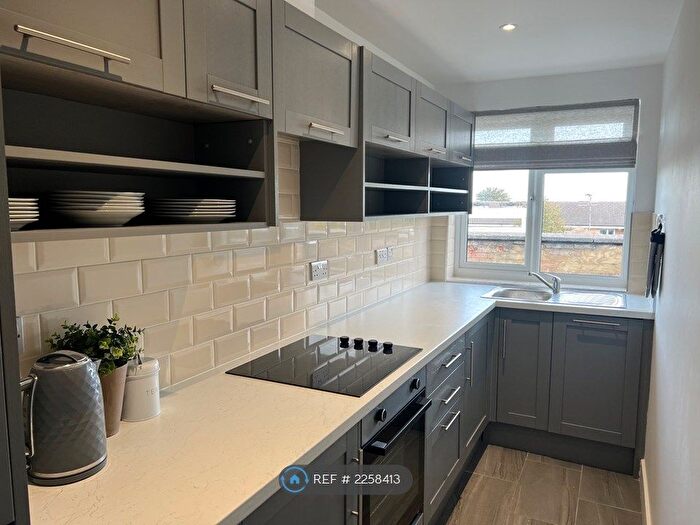 2 Bedroom Flat To Rent In Langdale Road, Dunstable, LU6