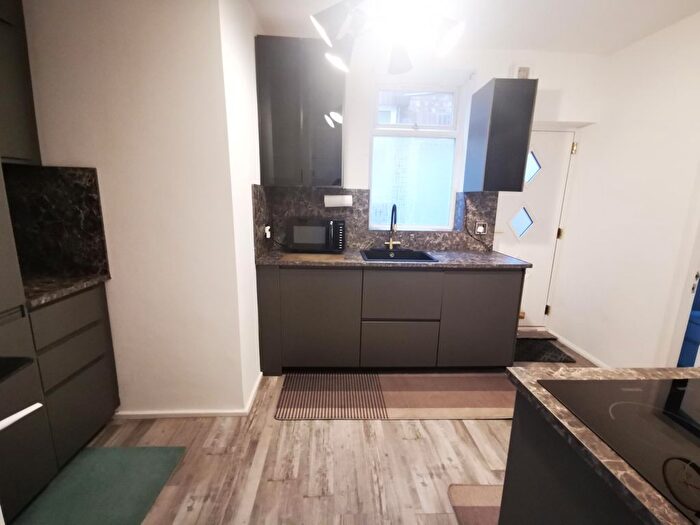 2 Bedroom Flat To Rent In Benton Road, Benton, Newcastle Upon Tyne, NE7