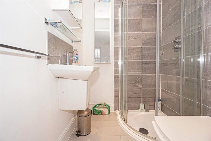 2 Bedroom Flat For Sale In Charles Road, St. Leonards-On-Sea, TN38