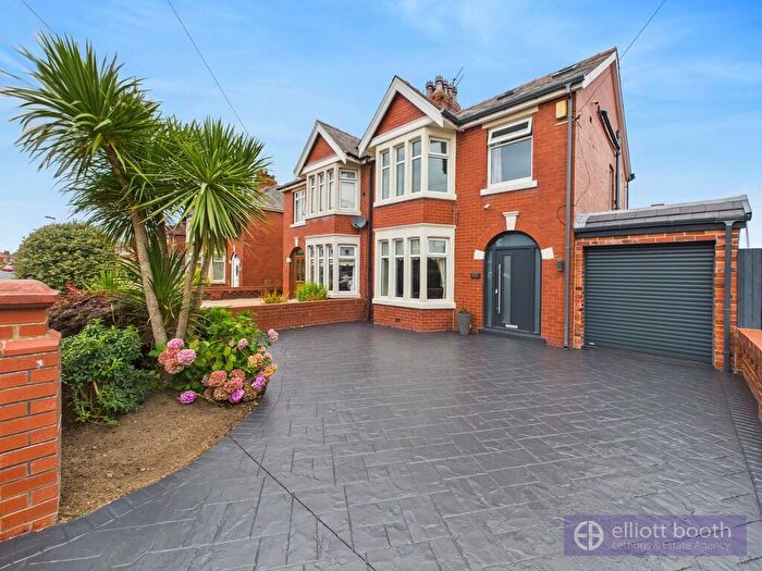 5 Bedroom Semi-Detached House For Sale In St. Lukes Road, Blackpool, FY4