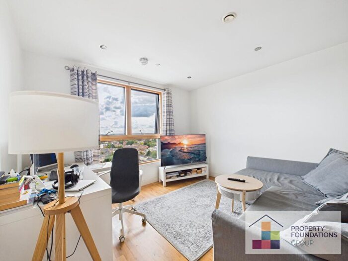 1 Bedroom Flat To Rent In Alfred Street, Hewitt, RG1
