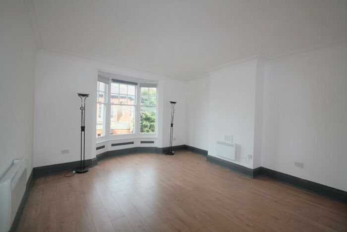 2 Bedroom Flat To Rent In Winton Square, Basingstoke, RG21