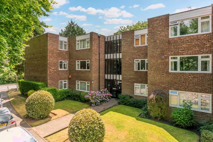 2 Bedroom Flat To Rent In Ashley Road, Walton-On-Thames, KT12