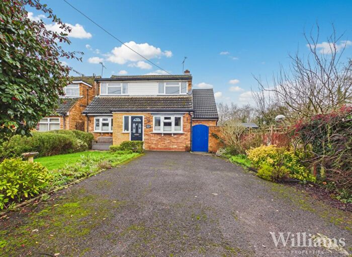 3 Bedroom Detached House For Sale In Lower Green, Westcott, HP18