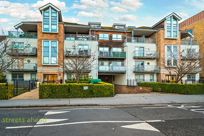 2 Bedroom Apartment For Sale In Sydenham Road, Croydon, CR0