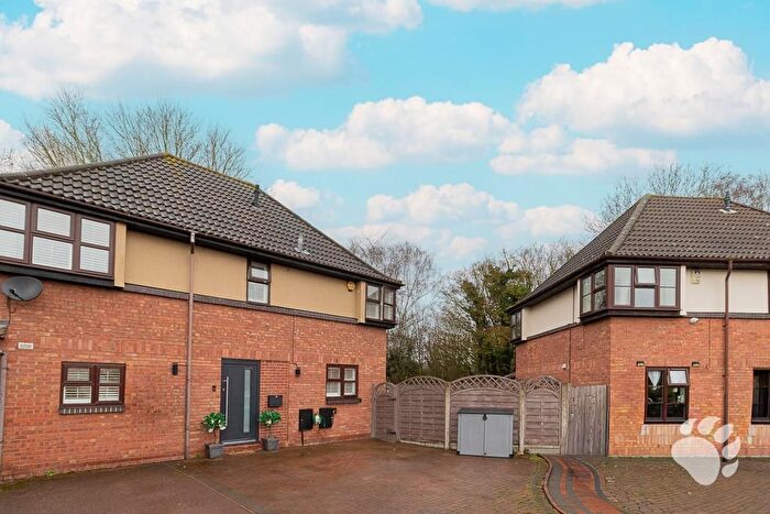 3 Bedroom Detached House For Sale In Kenton Way, Langdon Hills, SS16