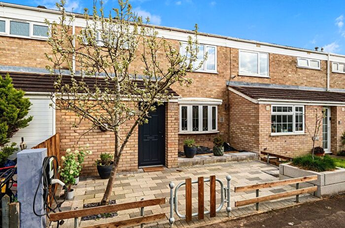 3 Bedroom Terraced House For Sale In Walton On Thames, Surrey, KT12