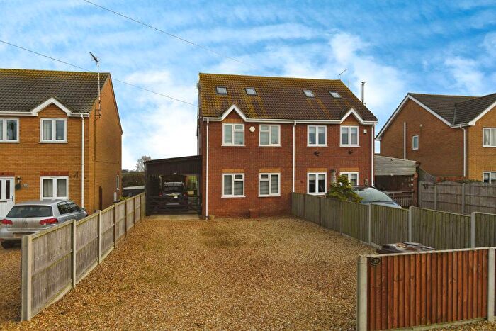 3 Bedroom Semi-Detached House For Sale In Coronation Avenue, Throckenholt, Spalding, Lincs, PE12