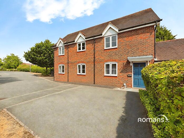 2 Bedroom Flat To Rent In Letts Green, Woodley, Woodley, RG5