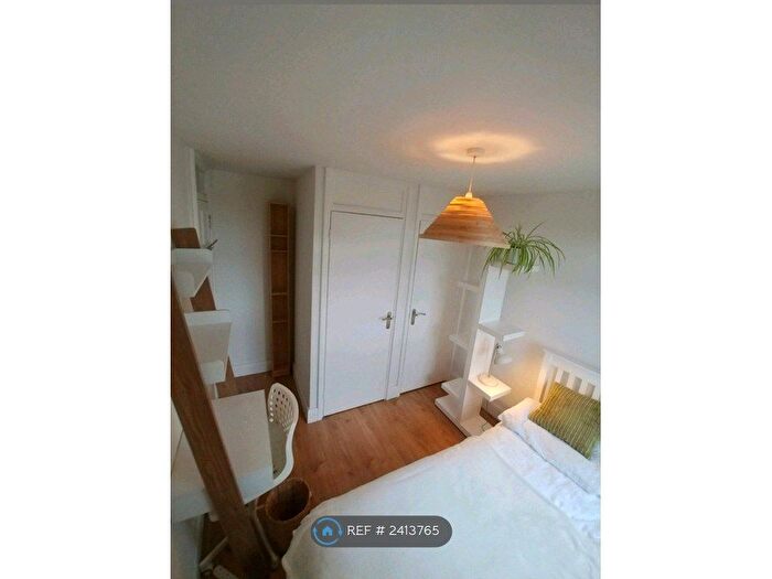 4 Bedroom Maisonette To Rent In York Rd, Kingston Upon Thames, KT2