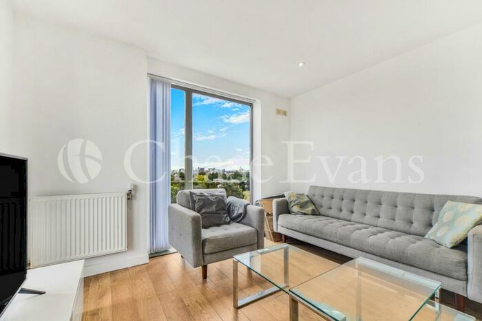 2 Bedroom Apartment To Rent In Bootmakers Court, The Watermark, Stepney Green, E1