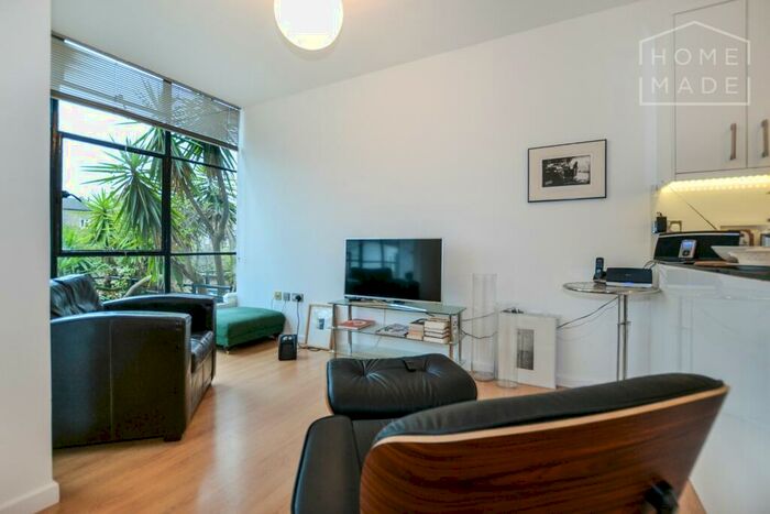 2 Bedroom Flat To Rent In Pioneer Centre, Peckham, SE15