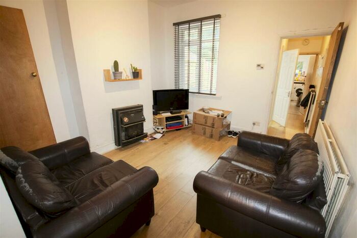 4 Bedroom House To Rent In Dale Road, Birmingham, B29