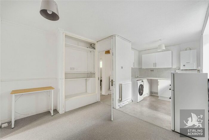 2 Bedroom Flat To Rent In Hawthorne Close, Dalston, London, N1