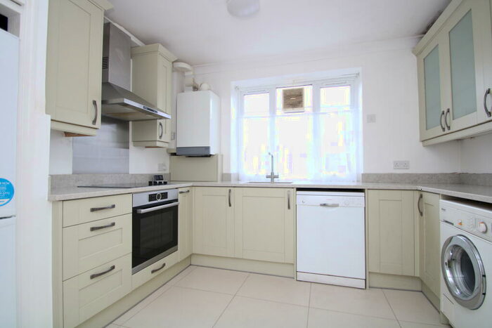 2 Bedroom Apartment To Rent In Addiscombe Road, CR0