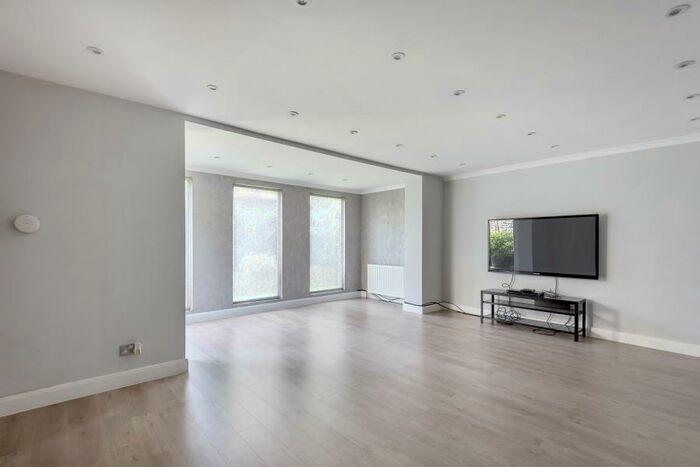 5 Bedroom Terraced House To Rent In Meadowbank, London, NW3