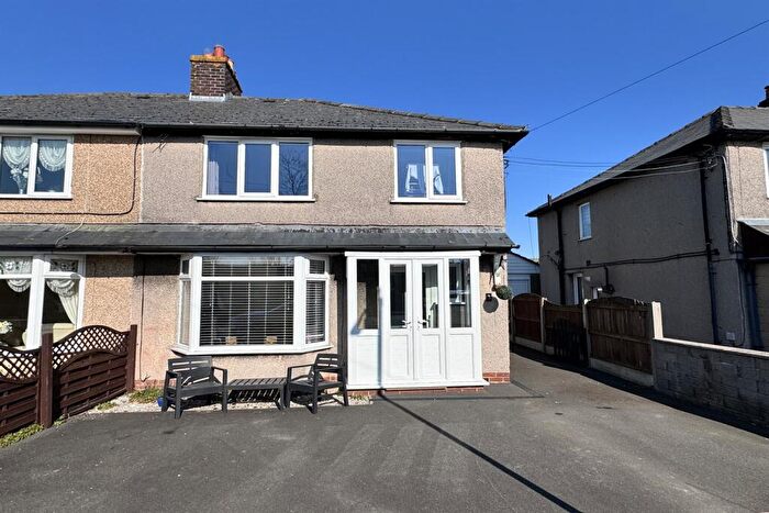 3 Bedroom Semi-Detached House For Sale In Warmbrook Road, Chapel-En-Le-Frith, High Peak, SK23