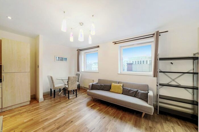 1 Bedroom Flat To Rent In Farringdon Road, Farringdon, EC1M
