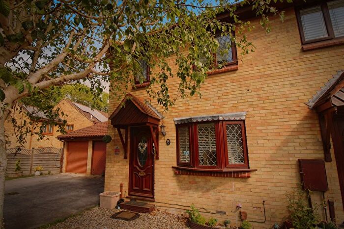 3 Bedroom End Terrace House To Rent In Wood Green, Basildon, SS13