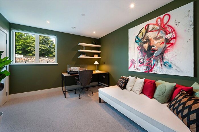 3 Bedroom Flat For Sale In Clifton Mansions, Park Avenue, NW2