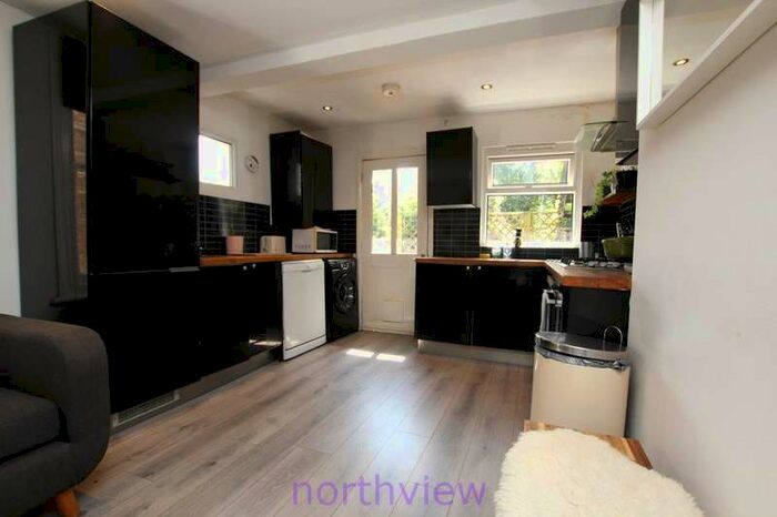 1 Bedroom Flat To Rent In Holloway Road, Holloway, N19