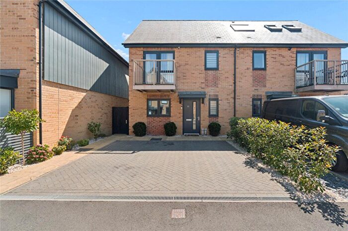 3 Bedroom Semi-Detached House For Sale In Falcon Way, South Ockendon, Essex, RM15