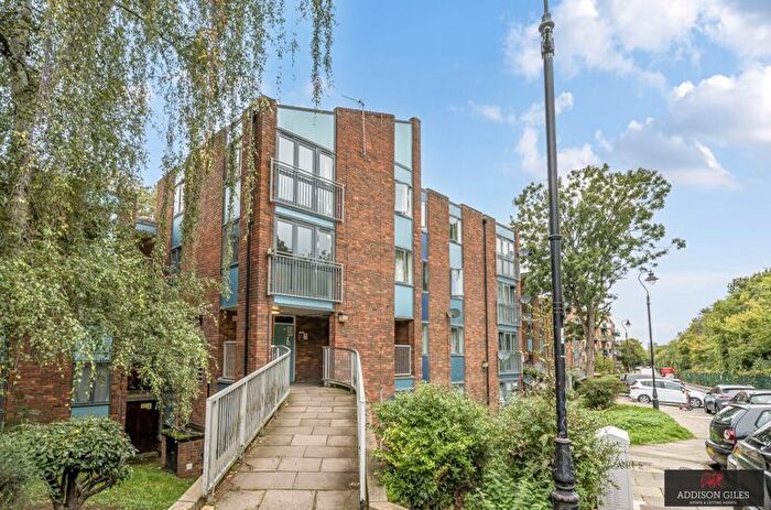 1 Bedroom Flat For Sale In Dorset Court, Copley Close, London, W7