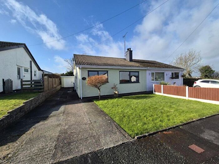 2 Bedroom Bungalow For Sale In Tyn Cwrt, Brynsiencyn, Anglesey, LL61