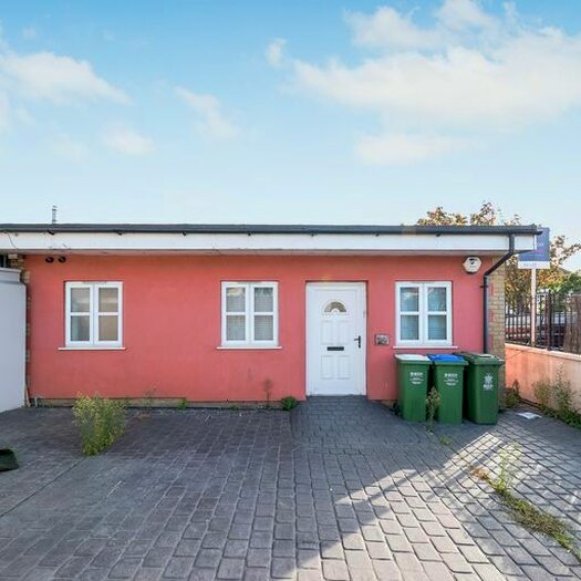 2 Bedroom Bungalow To Rent In Blendon Road, Bexley, DA5