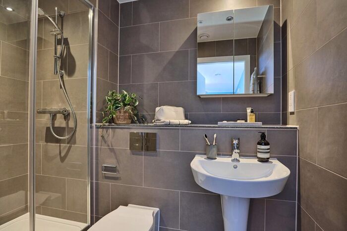 2 Bedroom Apartment To Rent In The Silver Yard, Birmingham Birmingham, B4
