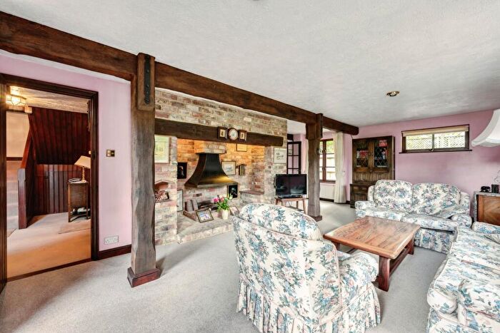 5 Bedroom Detached House For Sale In Sycamore Close, Fetcham, Leatherhead, Surrey, KT22