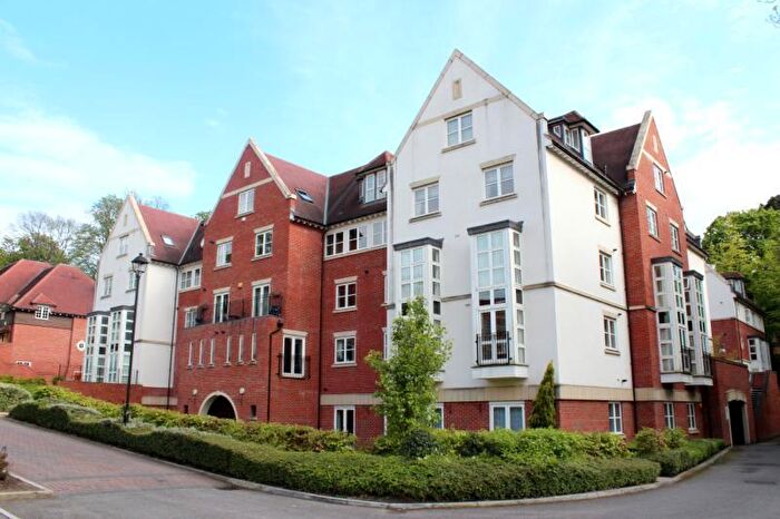 2 Bedroom Apartment For Sale In Cottage Close, Harrow, Middlesex, HA2