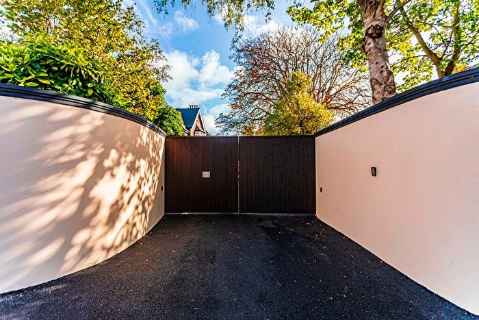 1 Bedroom Flat For Sale In Wharncliffe Road, Boscombe, Bournemouth, BH5