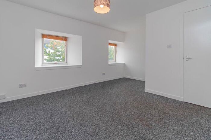 1 Bedroom Flat To Rent In Main Street, Renton, G82