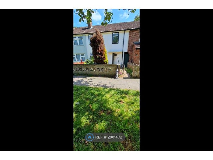 4 Bedroom Terraced House To Rent In Sheringham Avenue, Romford, RM7