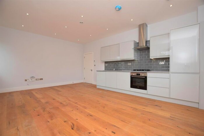 2 Bedroom Flat To Rent In Newfoundland Road, St. Pauls, Bristol, BS2