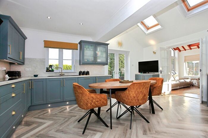 4 Bedroom Detached House For Sale In Plank Drove, Crowland, Peterborough, PE6