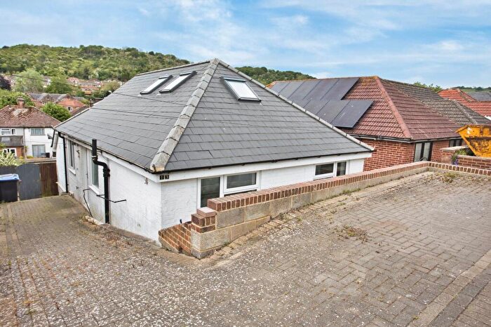 2 Bedroom Bungalow For Sale In Queens Avenue, Dover, Kent, CT17