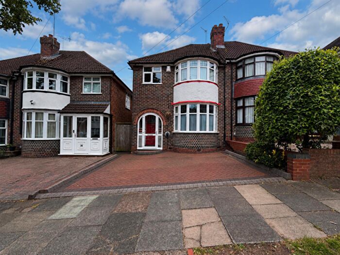 3 Bedroom Semi Detached House For Sale In Whitley Court Road, Quinton, Birmingham, B32