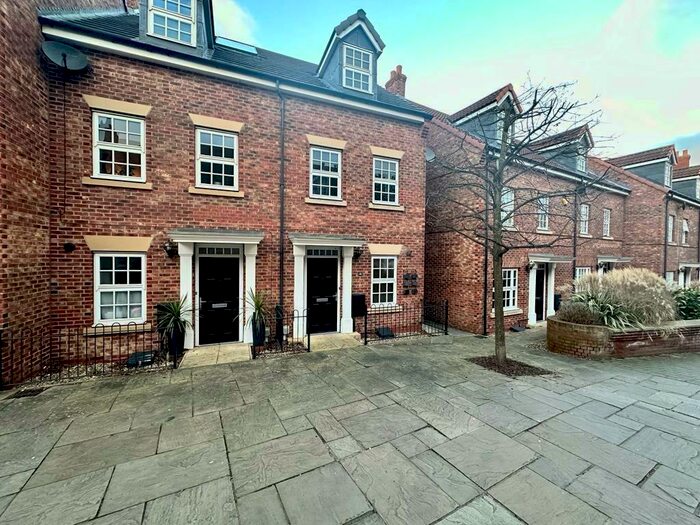 3 Bedroom Semi-Detached House To Rent In Hamilton Walk, Beverley, East Riding Of Yorkshi, HU17