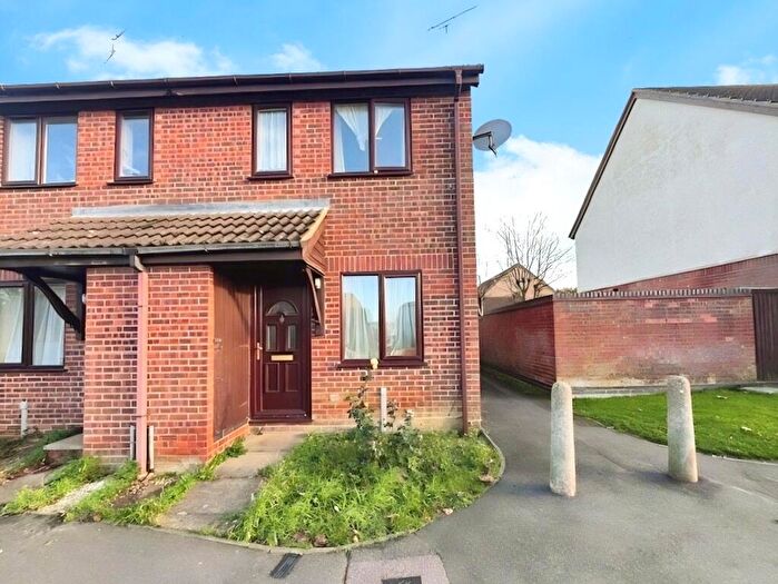 1 Bedroom Terraced House For Sale In Magpie Way, Winslow, Buckingham, MK18