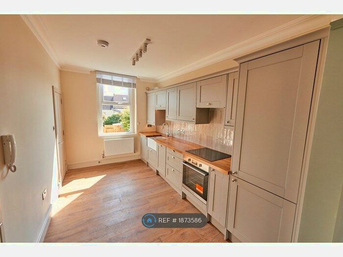 2 Bedroom Flat To Rent In Stuart Place, Bath, BA2