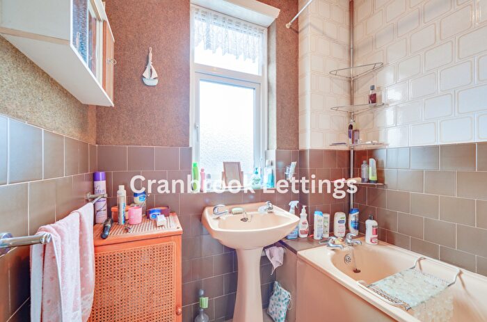 3 Bedroom Semi-Detached House For Sale In Woodford Avenue, IG2