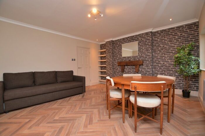 2 Bedroom Flat To Rent In Auckland Road, London, SE19